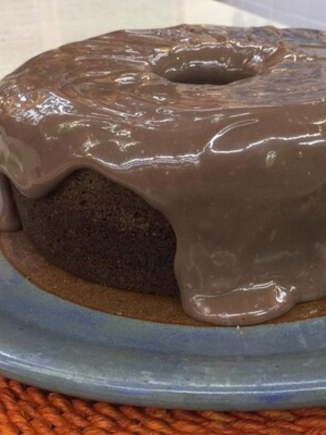 bolo de chocolate simples